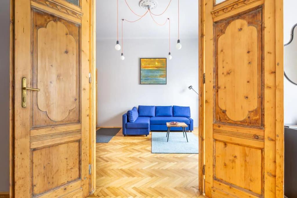Elegant And Modern In The City Centre Budapest Exterior photo